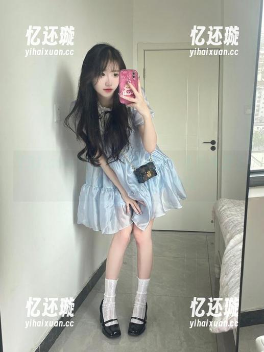 51.com 51.com苹果版:坐在沙发上,手握瓜,世界真美好