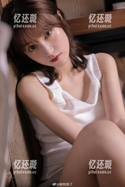 观看cgcg.app的时候，我发现我也是个八卦观察员，哈哈，真有趣！